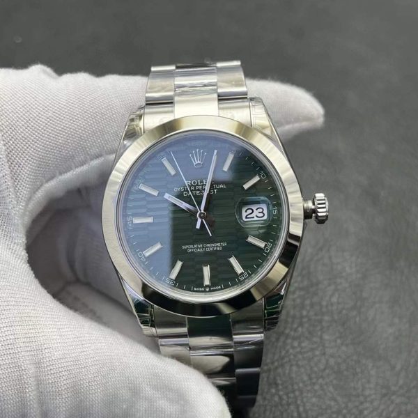 VS Factory Rolex Datejust 41mm”Mint Green Fluted Motif” Dial Smooth Bezel Oyster Bracelet (126300) — front product view