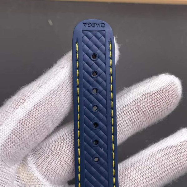 VS Factory Omega Seamaster Aqua Terra 150M 41mm Blue Dial Smooth Bezel Yellow Seconds Hand… — detail view 7
