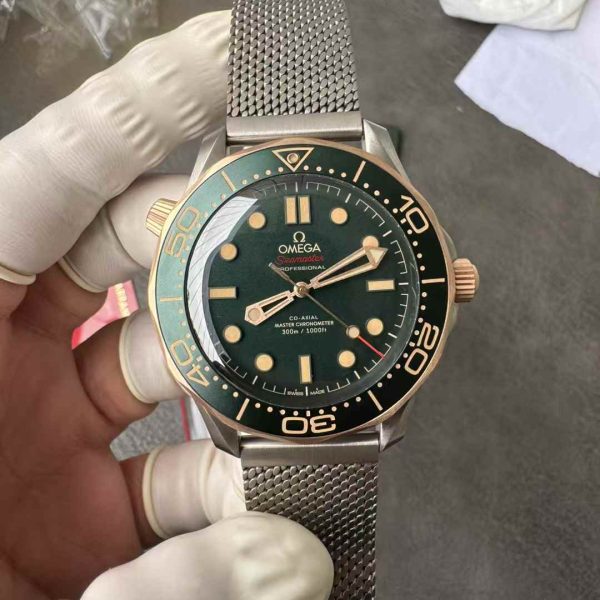 VS Factory Omega Seamaster Diver 300M 42mm “Green / Titanium & Bronze Gold” (210.90.42.20.10.001) — front product view