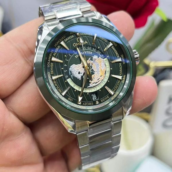VS Factory Omega Seamaster Aqua Terra 150M GMT Worldtimer 43mm Green Dial Green Ceramic Bezel… — detail view 4