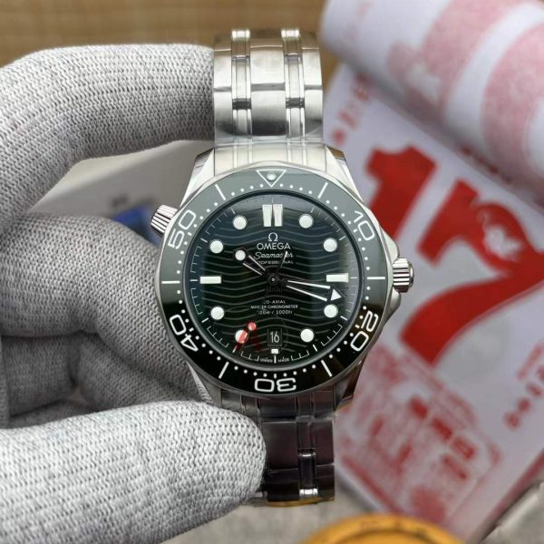 VS Factory Omega Seamaster Diver 300M 42mm Green Dial Green Ceramic Bezel (210.30.42.20.10.001) — detail view 1