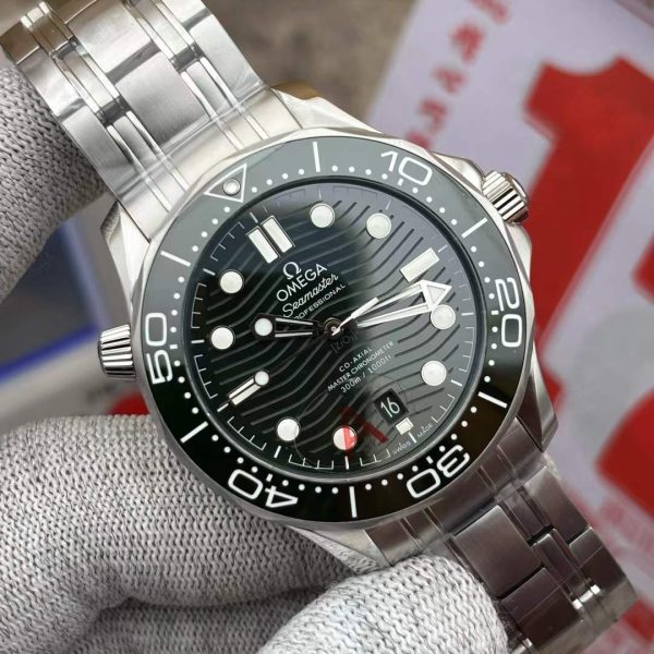 VS Factory Omega Seamaster Diver 300M 42mm Green Dial Green Ceramic Bezel (210.30.42.20.10.001) — detail view 3
