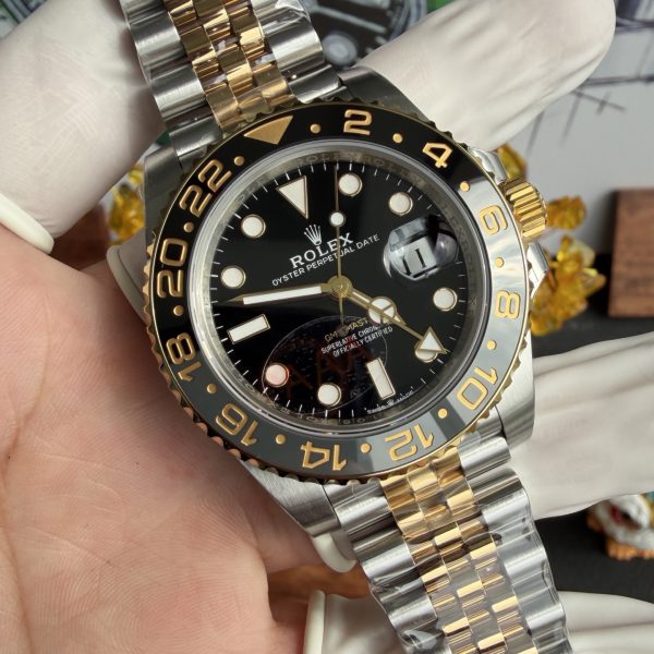 VS Factory Rolex GMT-Master II Two-Tone Yellow Gold Black/Grey Ceramic Bezel Jubilee Bracelet… — detail view 5