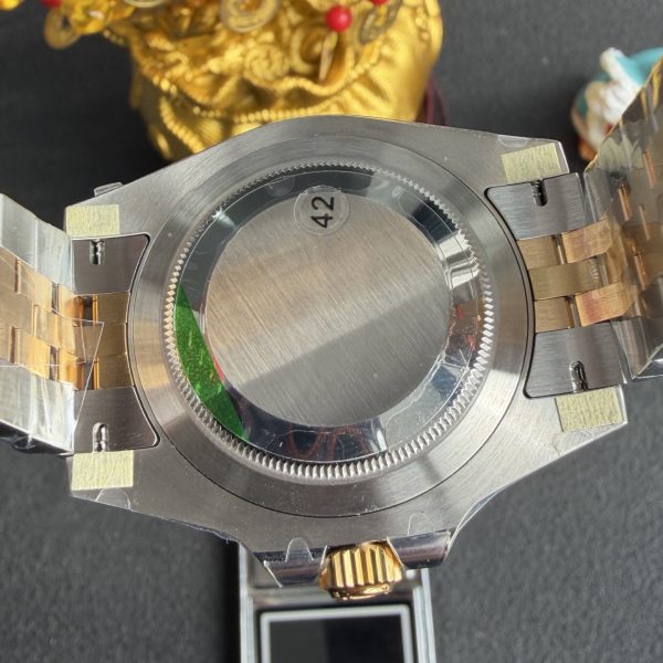 VS Factory Rolex GMT-Master II Two-Tone Yellow Gold Black/Grey Ceramic Bezel Jubilee Bracelet… — detail view 11