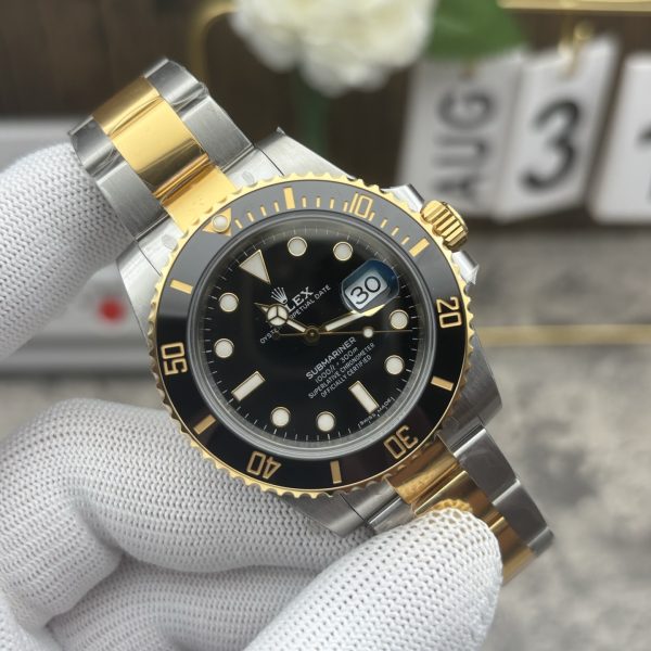 VS Factory Rolex Submariner Date “Two-Tone Black” 18K Yellow Gold 40mm (116613LN) — detail view 3