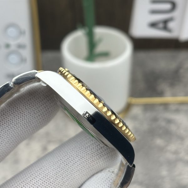 VS Factory Rolex Submariner Date “Two-Tone Black” 18K Yellow Gold 40mm (116613LN) — detail view 6