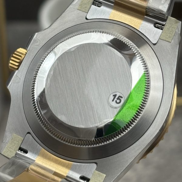 VS Factory Rolex Submariner Date “Two-Tone Black” 18K Yellow Gold 40mm (116613LN) — detail view 9