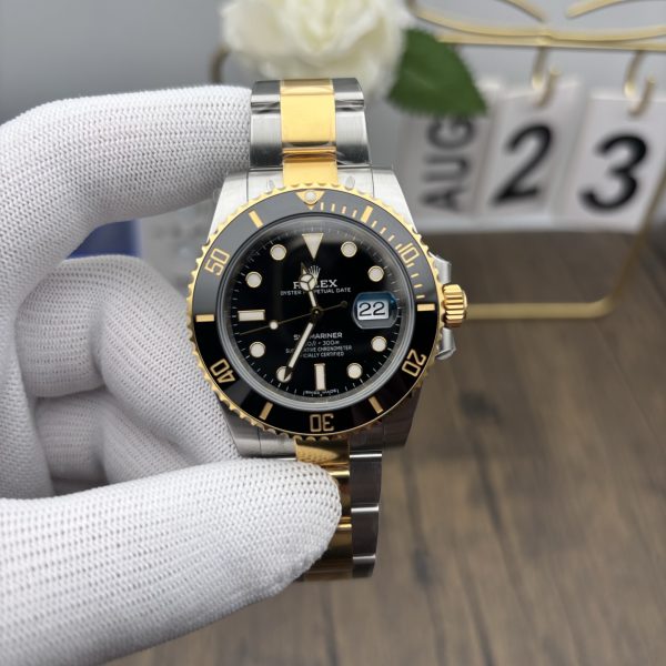 VS Factory Rolex Submariner Date “Two-Tone Black” 18K Yellow Gold 40mm (116613LN) — detail view 1