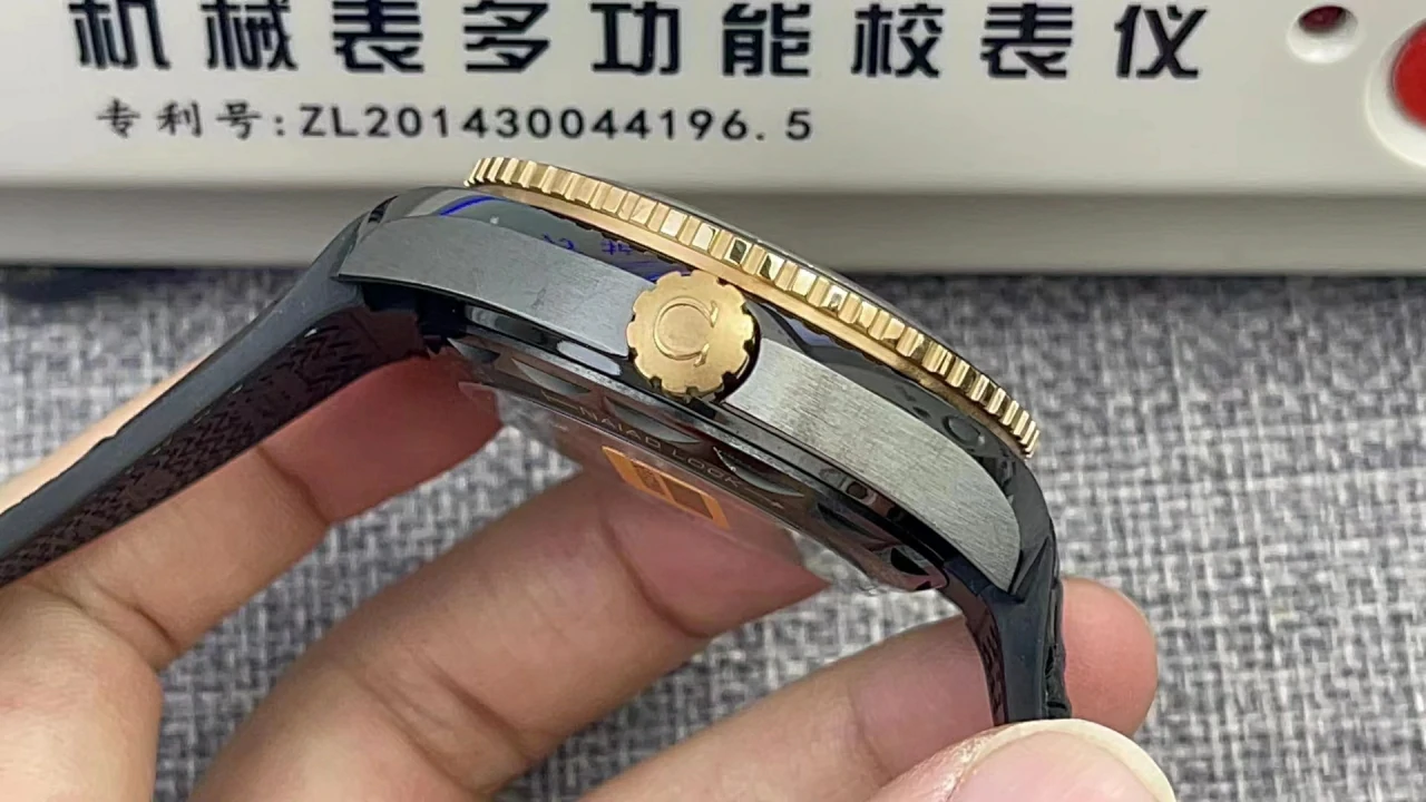 Omega Seamaster Planet Ocean Deep Gold VSF Replica Watch — 45.5mm, Black Ceramic, Rose Gold Bezel, Rubber, DD8906 - Image 3